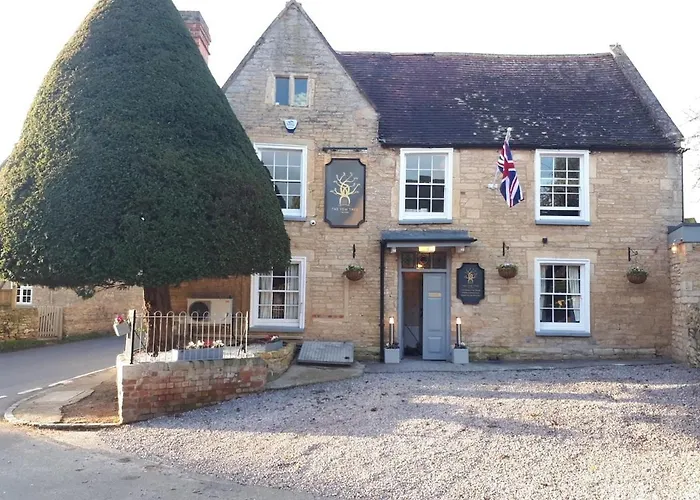 Beautiful Cotswold Farmhouse With Hot Tub Manchester